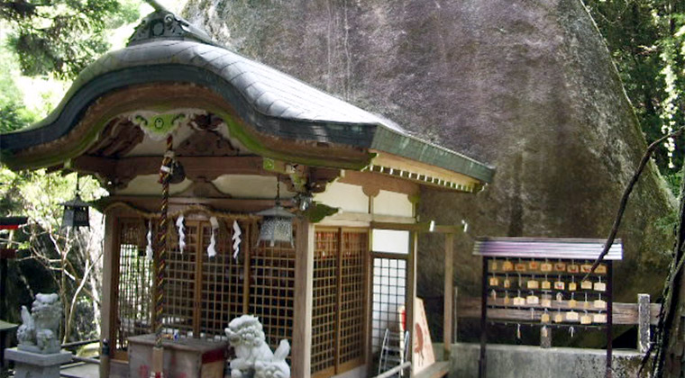 天の磐船大岩（磐船神社）