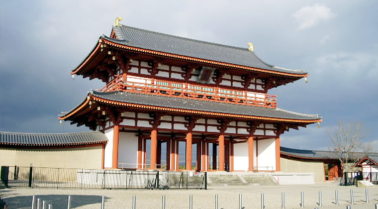 復元された平城京朱雀門