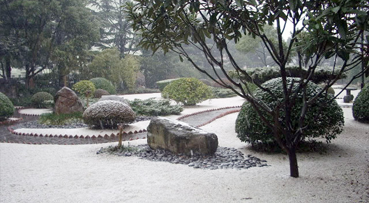 雪の上海国際機場賓館日本庭園