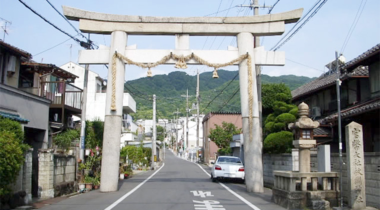 枚岡神社一の鳥居