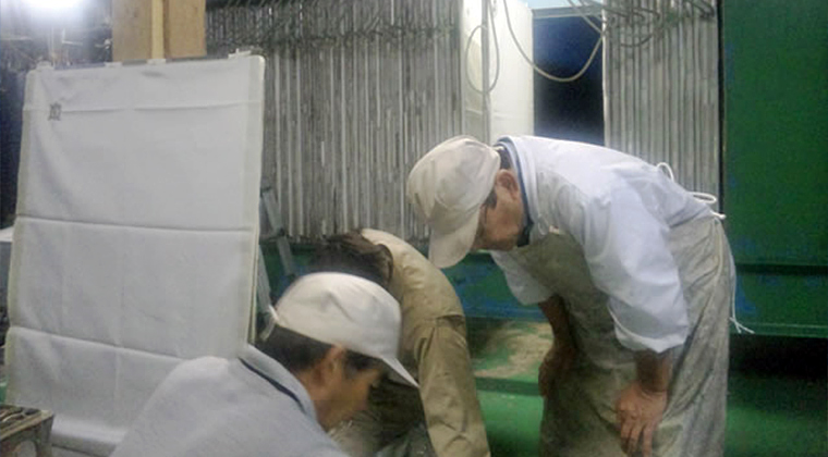 圧搾機組み付け作業