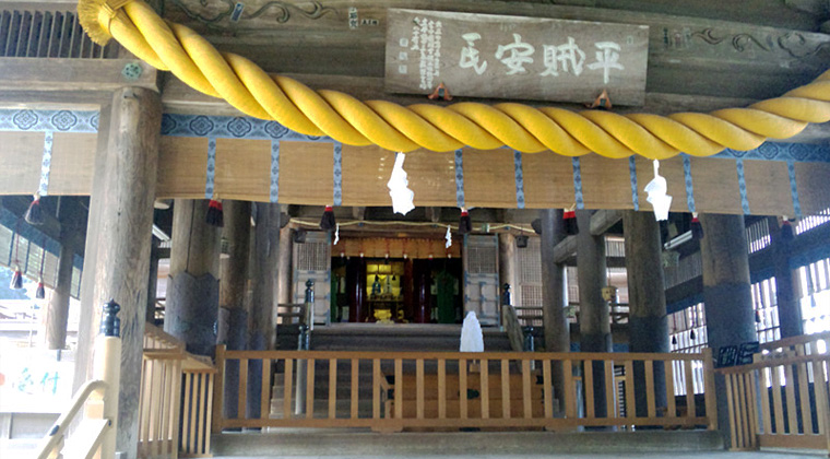 吉備津神社拝殿