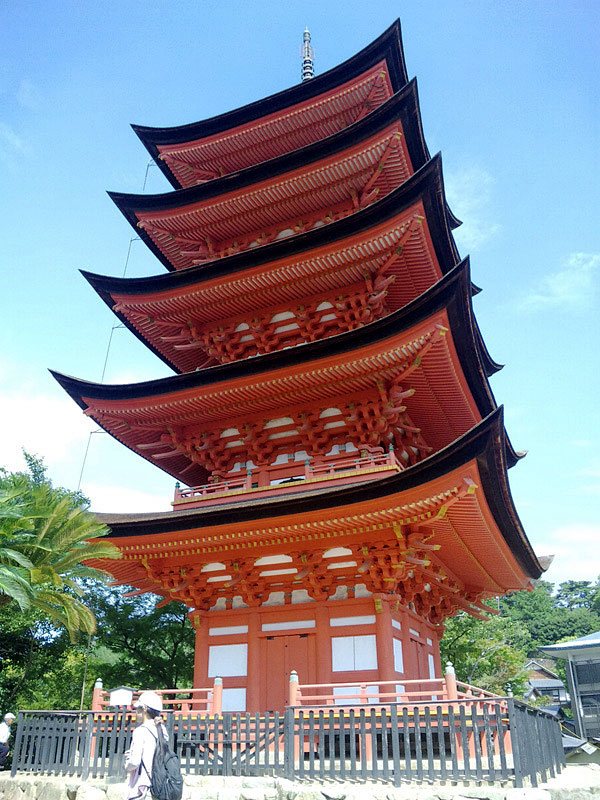厳島神社五重塔