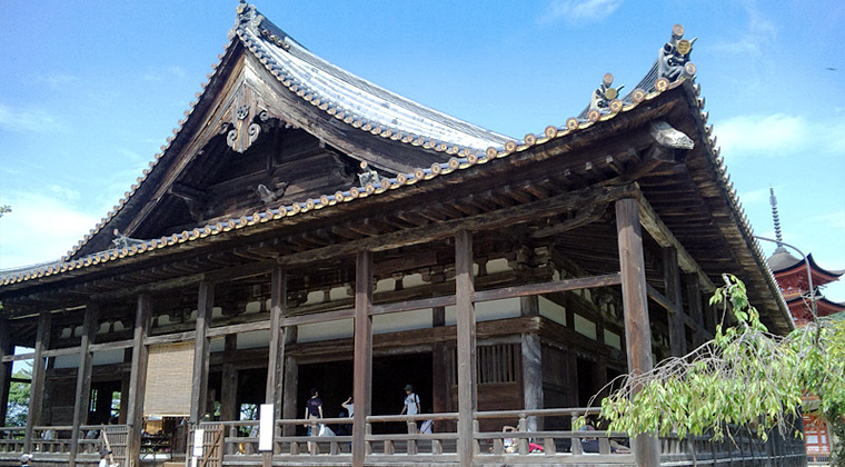 厳島神社千畳閣
