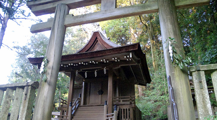 摂社出雲建雄神社