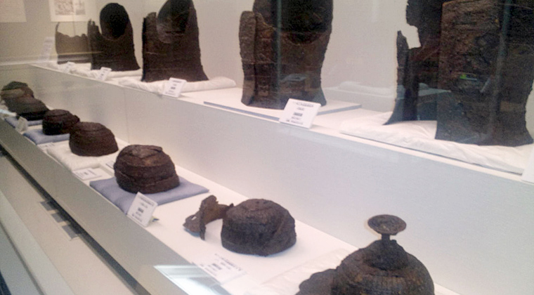 5世紀の鉄製甲冑（黒姫山古墳出土）