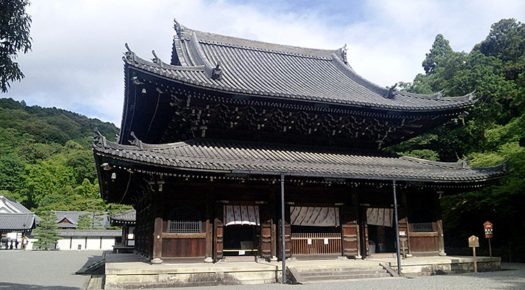泉涌寺仏殿