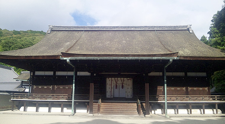 泉涌寺霊明殿（天皇の位牌を祀る）