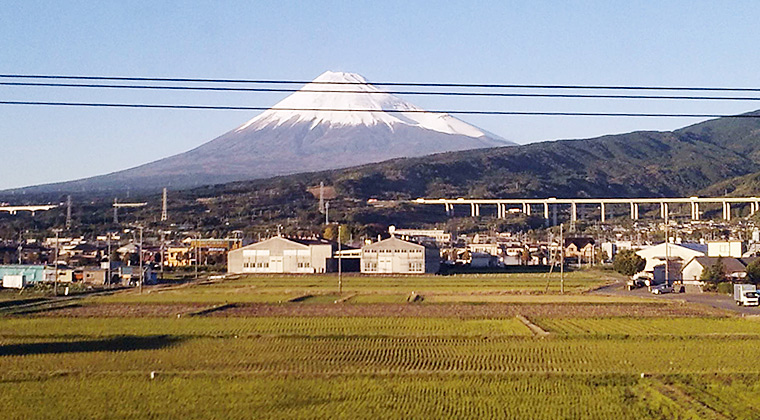 新幹線車窓より富士山（27日）