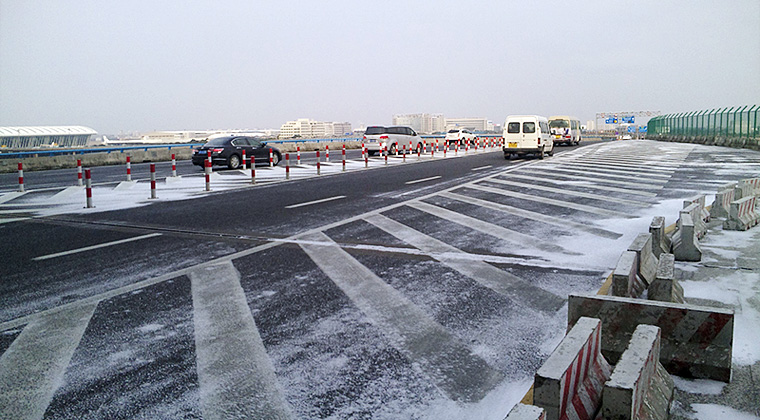 路面の僅かな雪