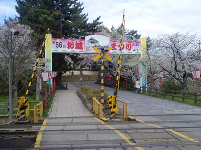 4月2日朝、郡山城址桜祭りの入口ゲート
