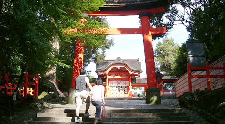 宇佐神宮宇佐鳥居と西大門