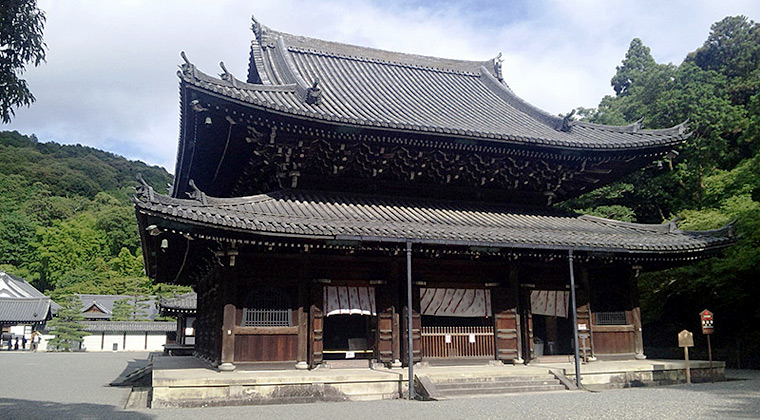 泉涌寺仏殿
