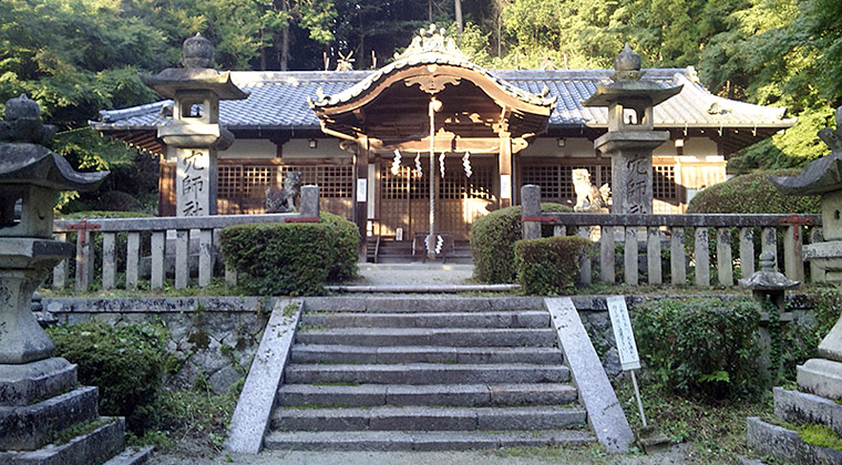 穴師坐兵主神社拝殿